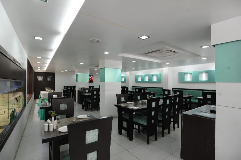 Jal Sagar Hotel Vadodara Restaurant